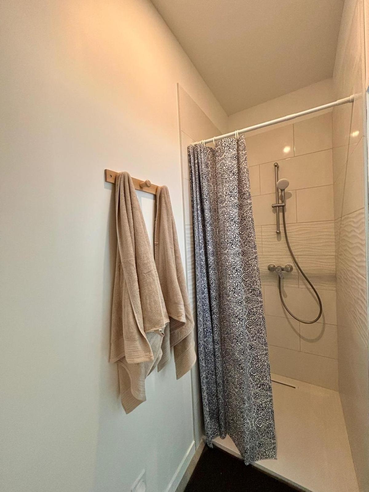 Maison Privee, Calme, Parking, Jardin Villa *